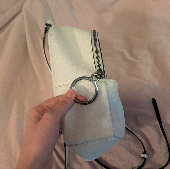 Victoria's Secret Grommet City White Purse Backpack with Chain Detail - Picture 5 of 7